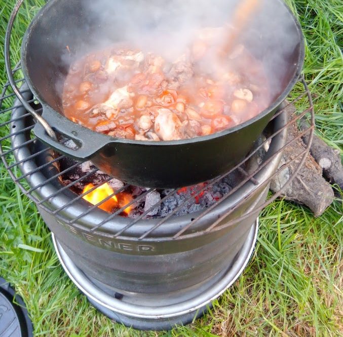 draai Entertainment een keer Smullen voor je tent: Coq au Camping - VAN HET PAD