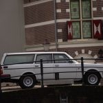 VAN HET PAD Volvo 240 Estate trouwauto